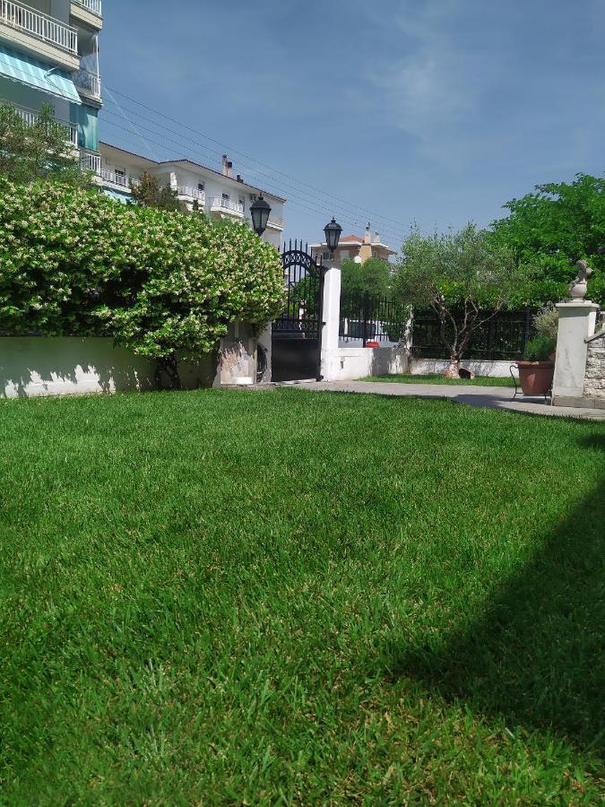 A Majestic Elegant House With A Garden Lejlighed Peraía Eksteriør billede